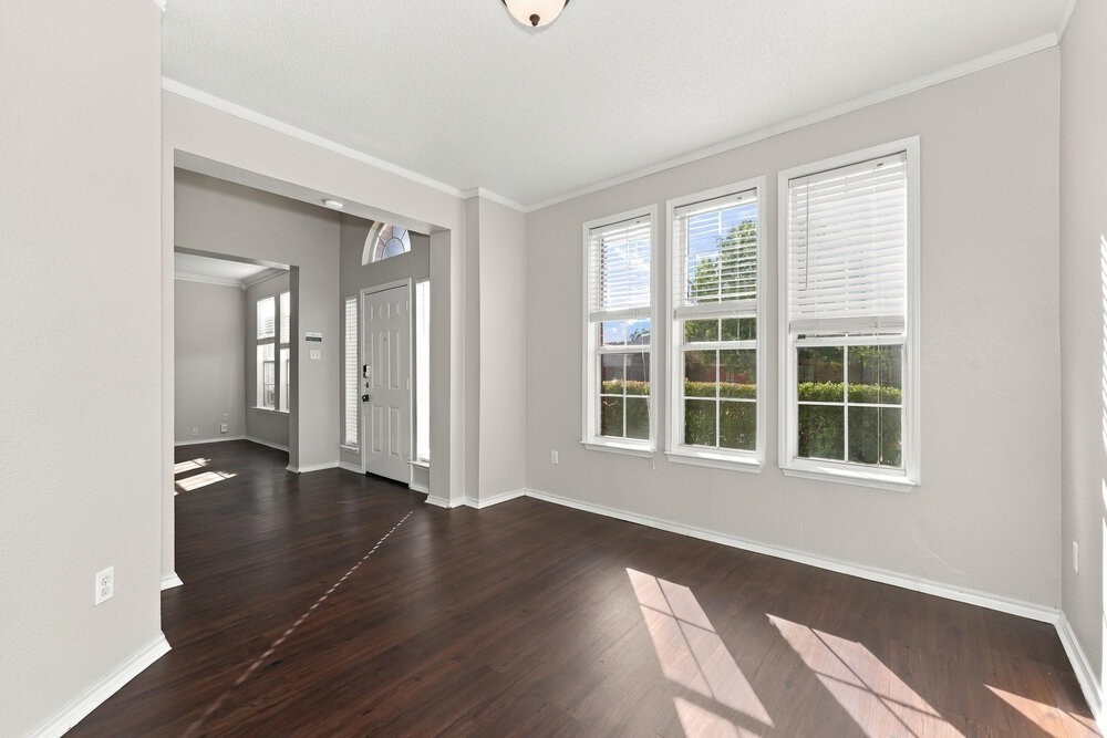 816 Parker Dr - Photo 5 of 17