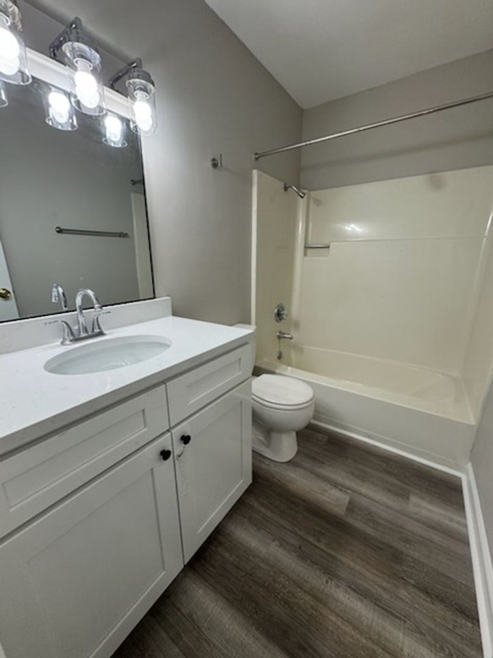 312 Rainbow Dr #4D - Photo 7 of 10