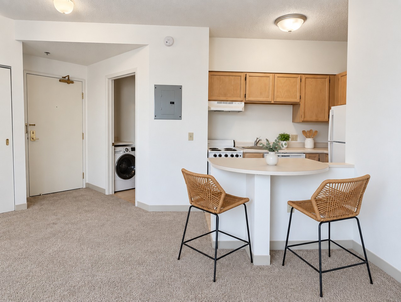 LaSalle Plaza Apartments - Photo 4 of 41
