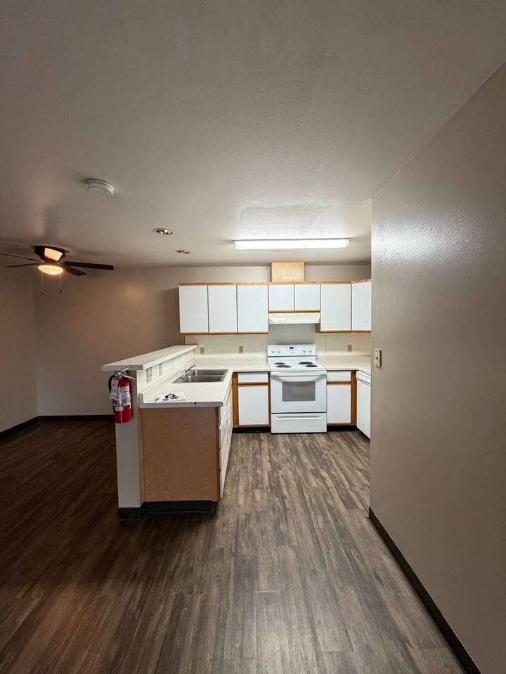 155 Rye Bluff Rd - Photo 3 of 9