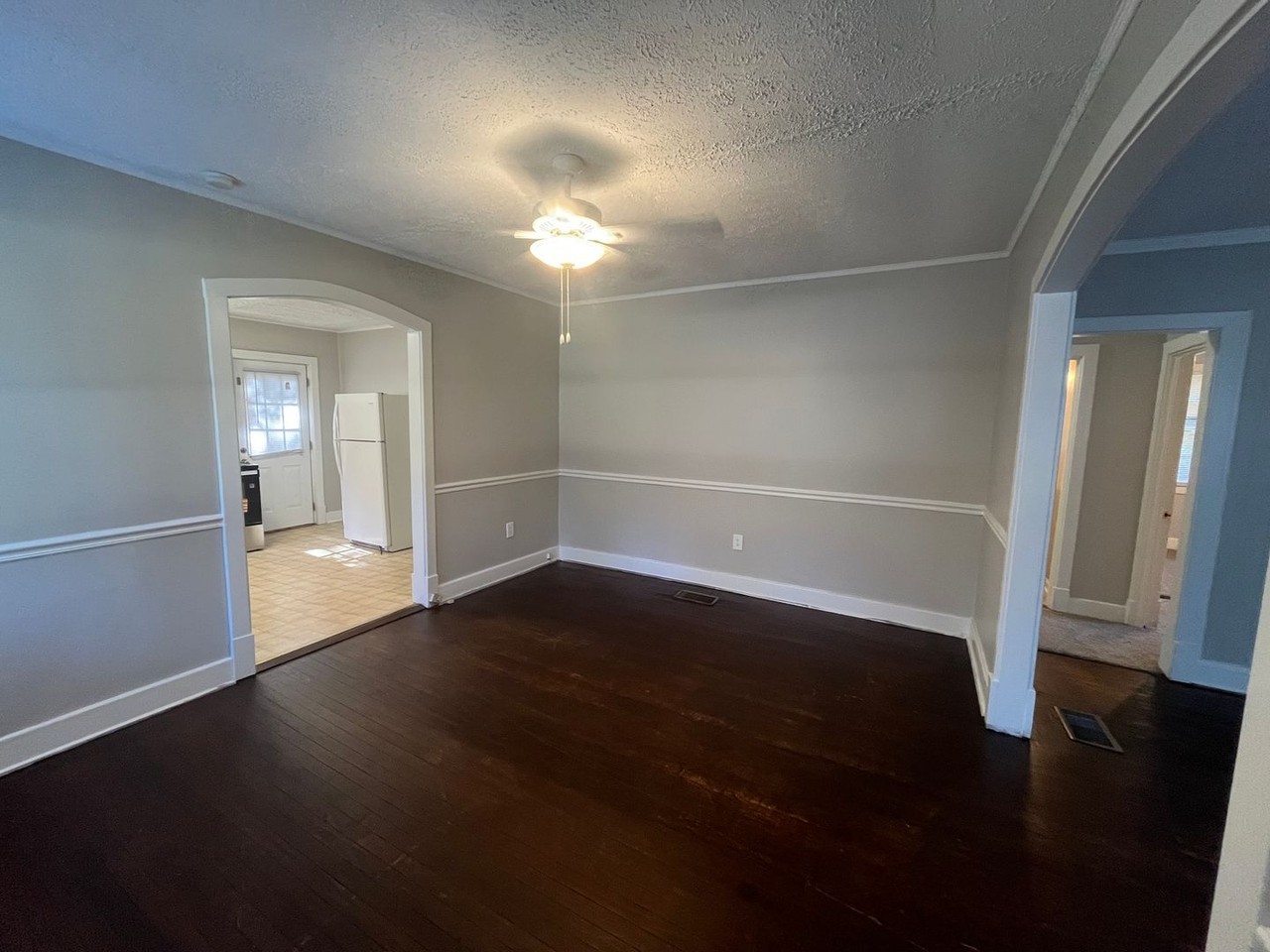 9651 Lehigh Ave - Photo 3 of 15