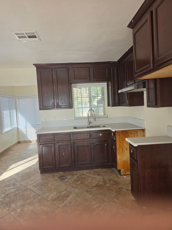 2006 Oscar Ave - Photo 6 of 6