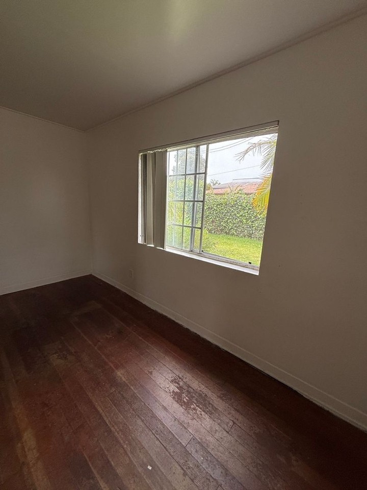 6670 Sueno Rd - Photo 5 of 28