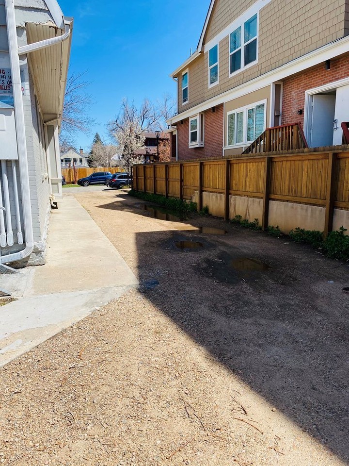 1141 11th St - Photo 2 of 29