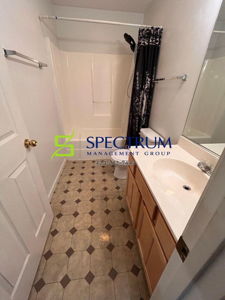 732 King Ave - Photo 5 of 18