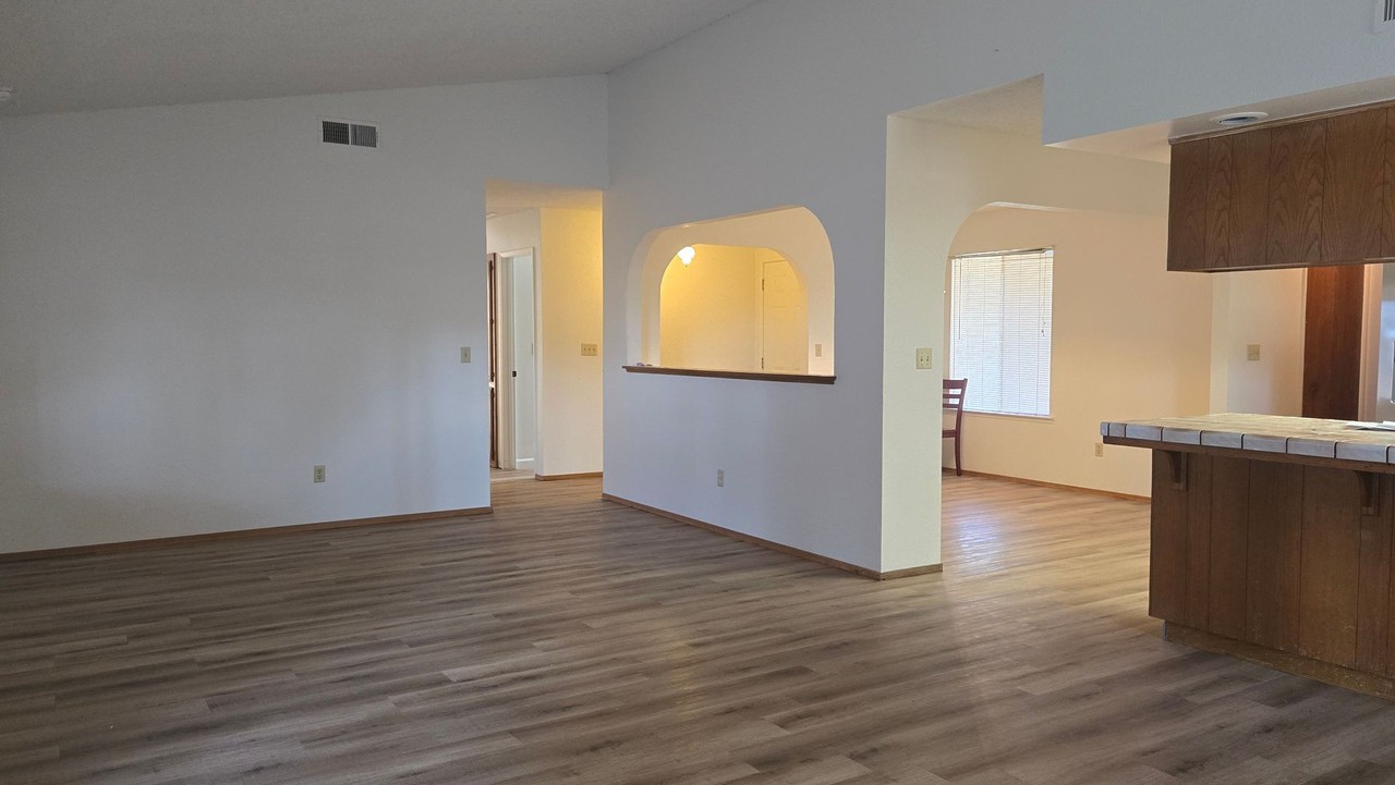 791 Kevin Ct - Photo 2 of 16