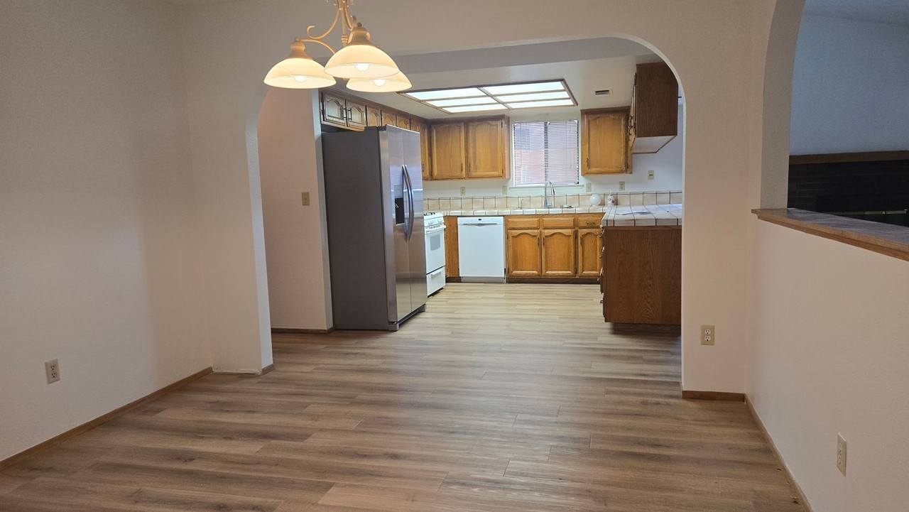791 Kevin Ct - Photo 5 of 16
