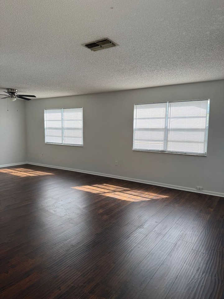 8940 Se 88th Pl - Photo 2 of 11
