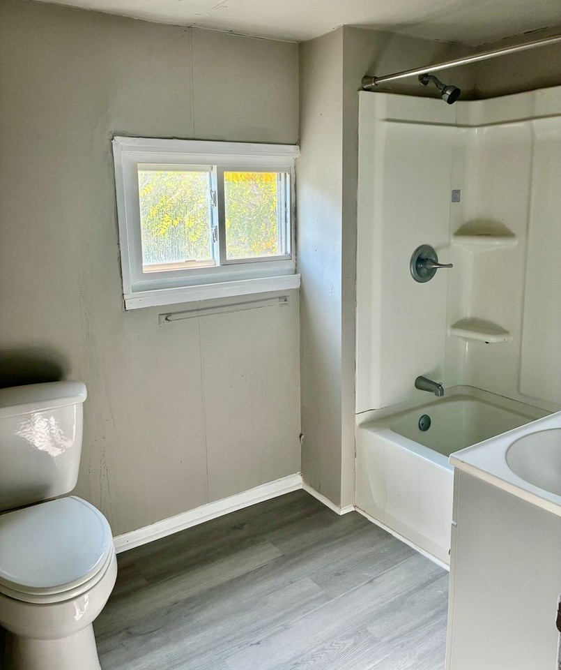 109 Frederick St - Photo 4 of 13