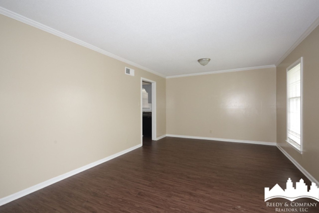 1812 Whitman Rd - Photo 7 of 24
