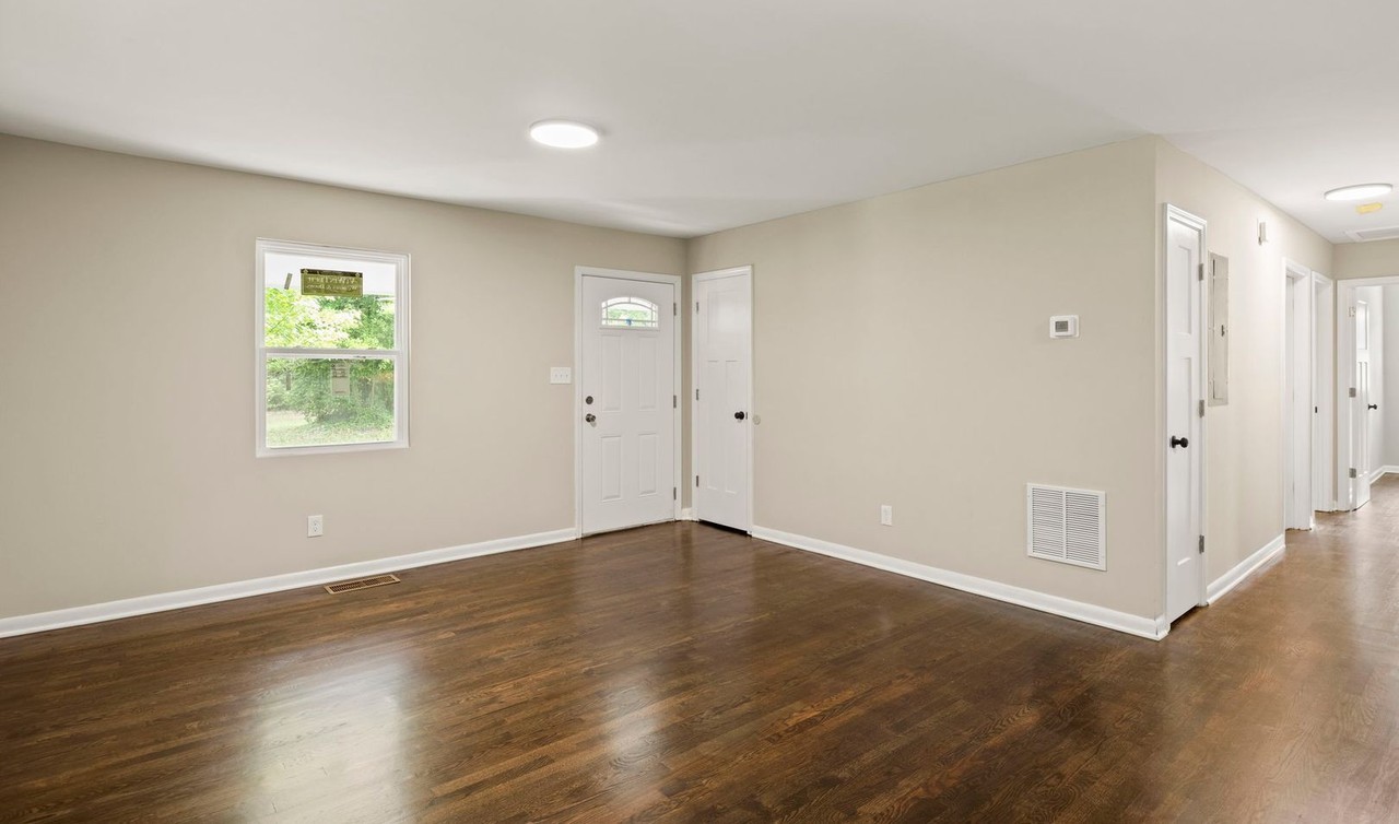 1362 Teamon Rd - Photo 7 of 23