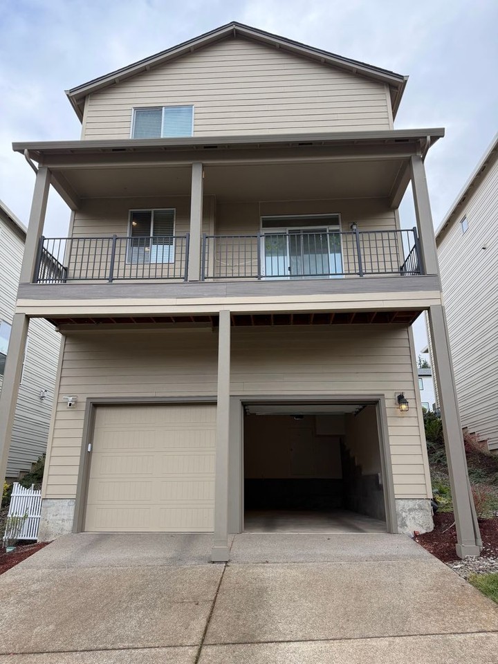 2518 Brackenfern Rd - Photo 2 of 36