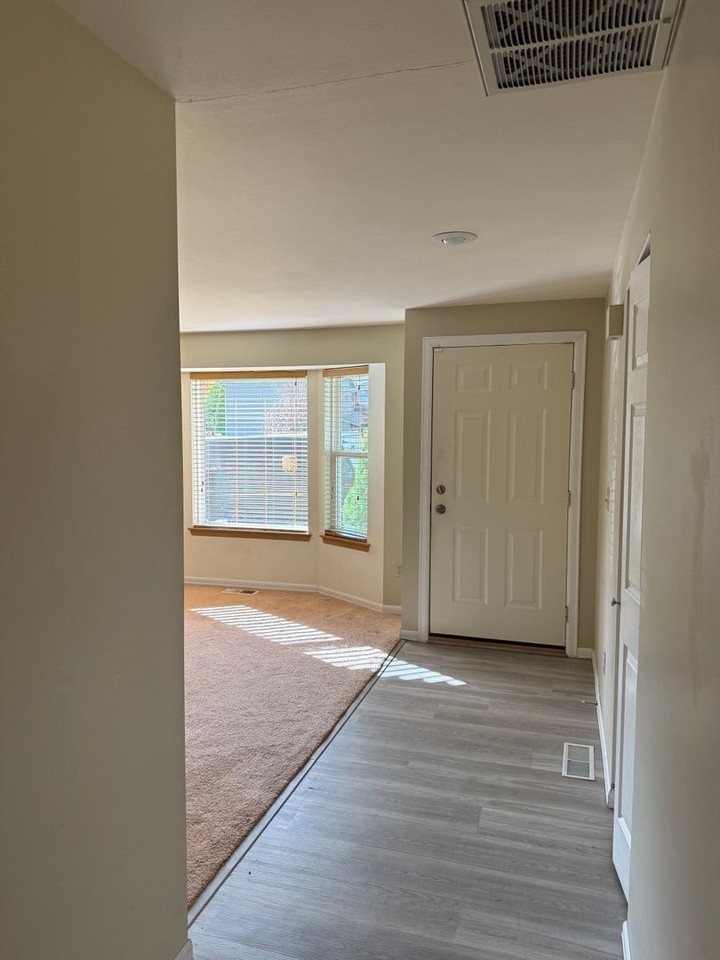 28206 230th Ave Se - Photo 2 of 19