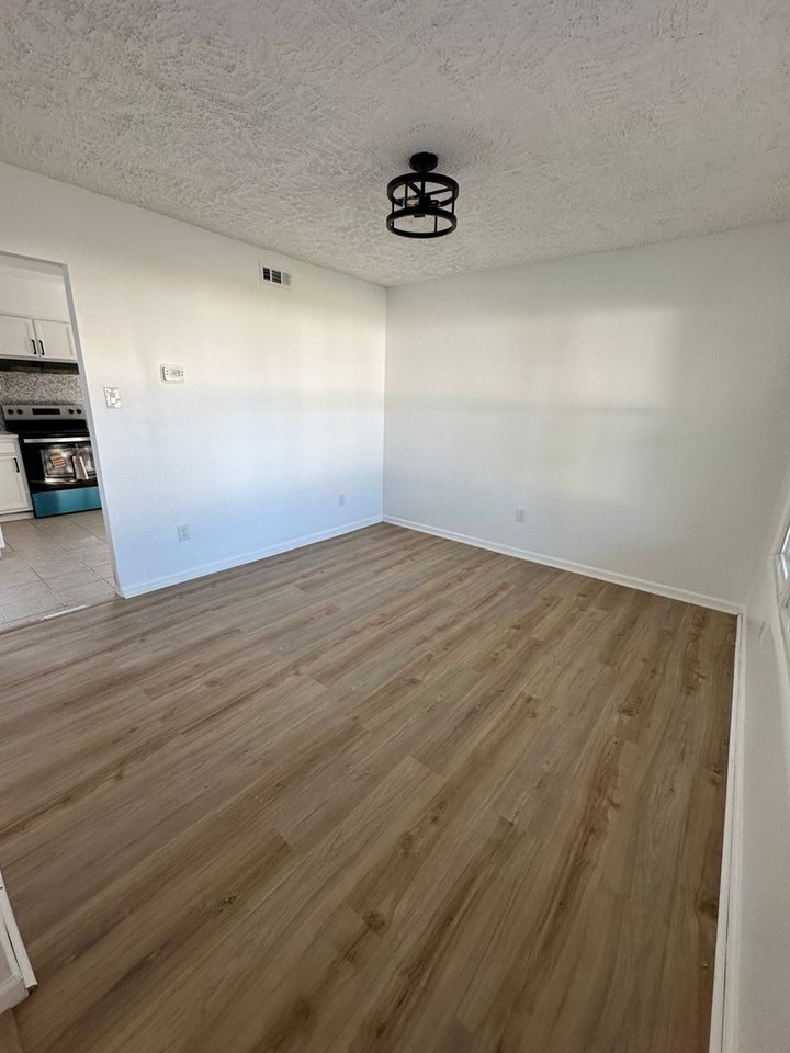 20 Peppermint Ln - Photo 4 of 25