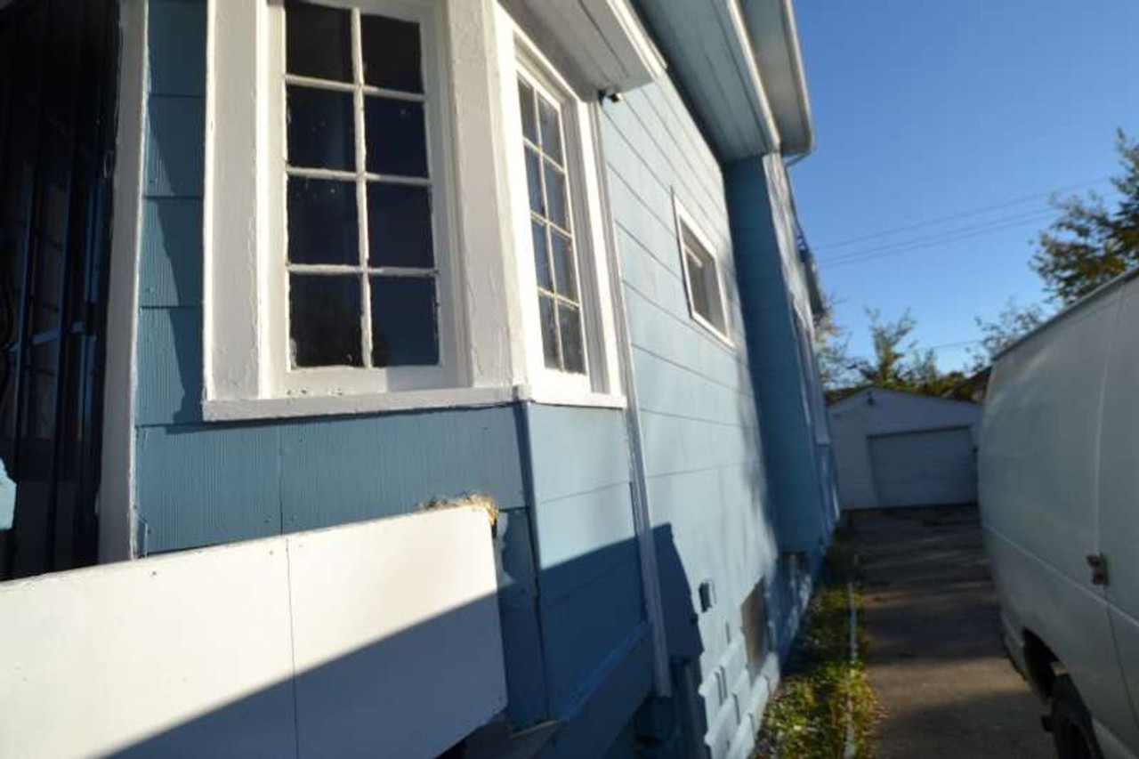 13210 Durkee Ave - Photo 4 of 19