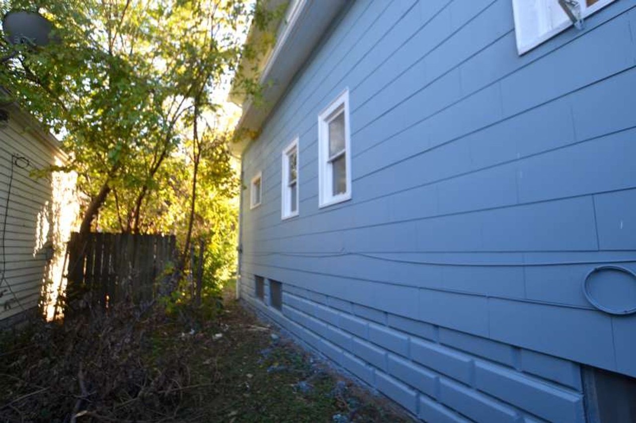13210 Durkee Ave - Photo 7 of 19