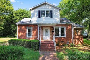 featured image of 317 Campus St