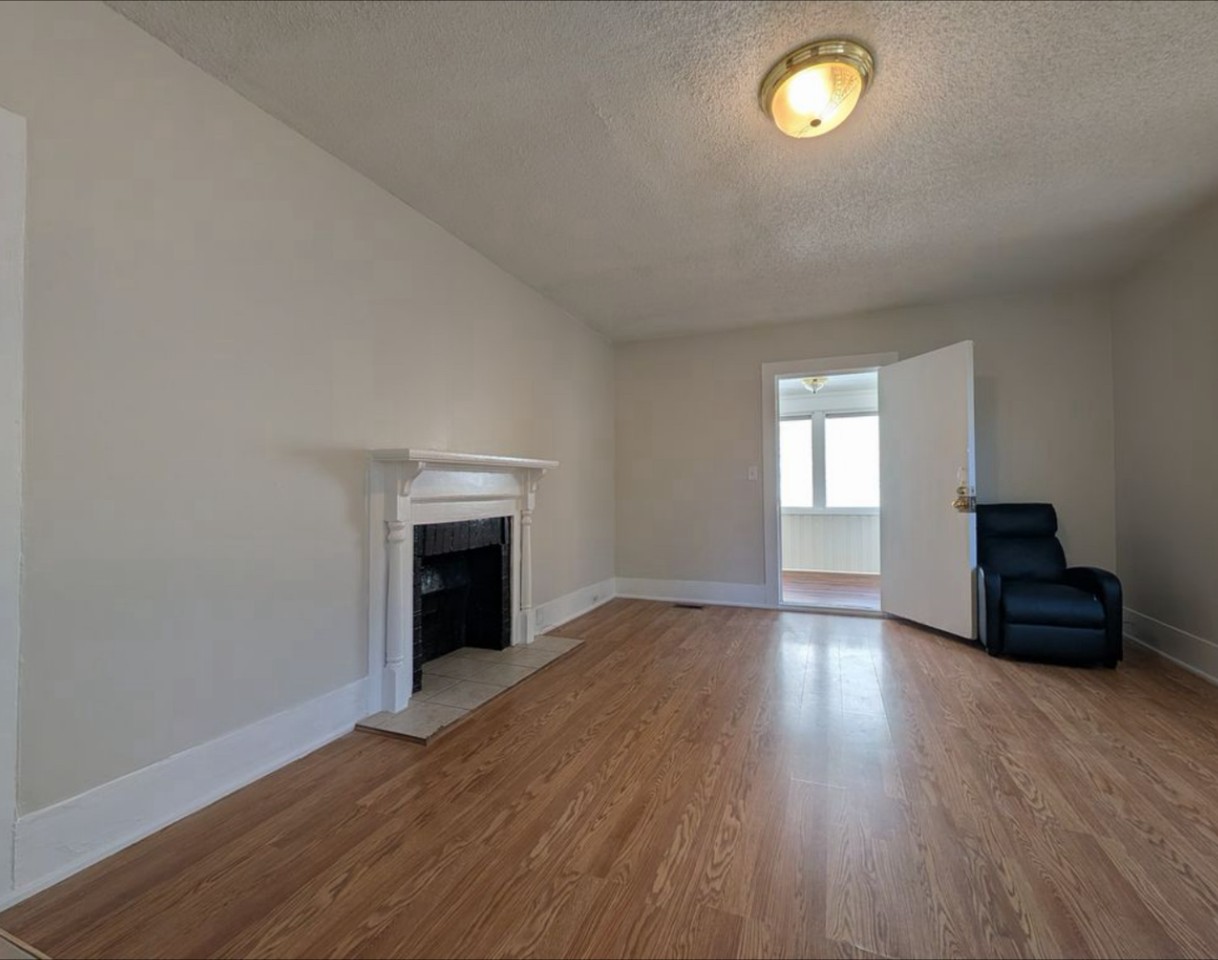 317 Campus St - Photo 3 of 50
