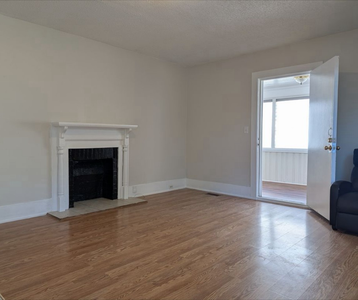 317 Campus St - Photo 4 of 50
