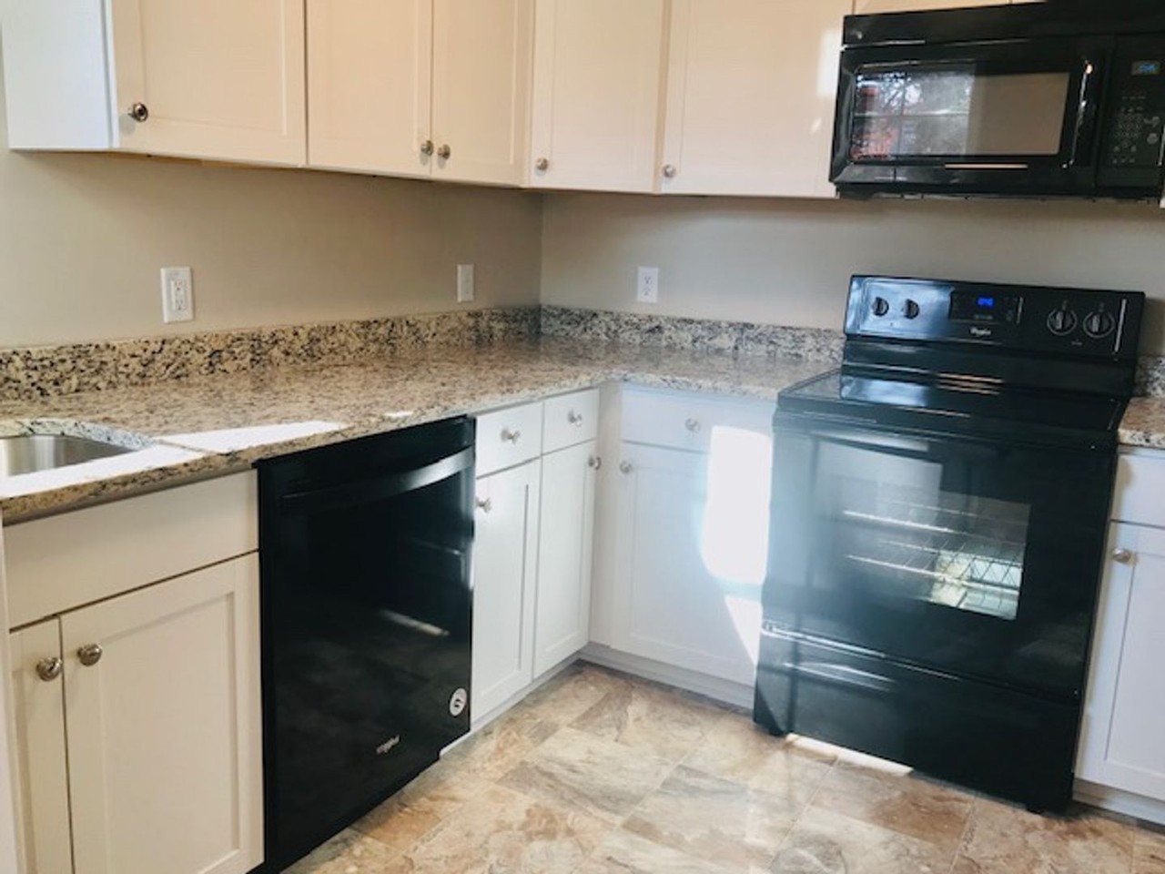 109 S Grove Ave - Photo 2 of 35