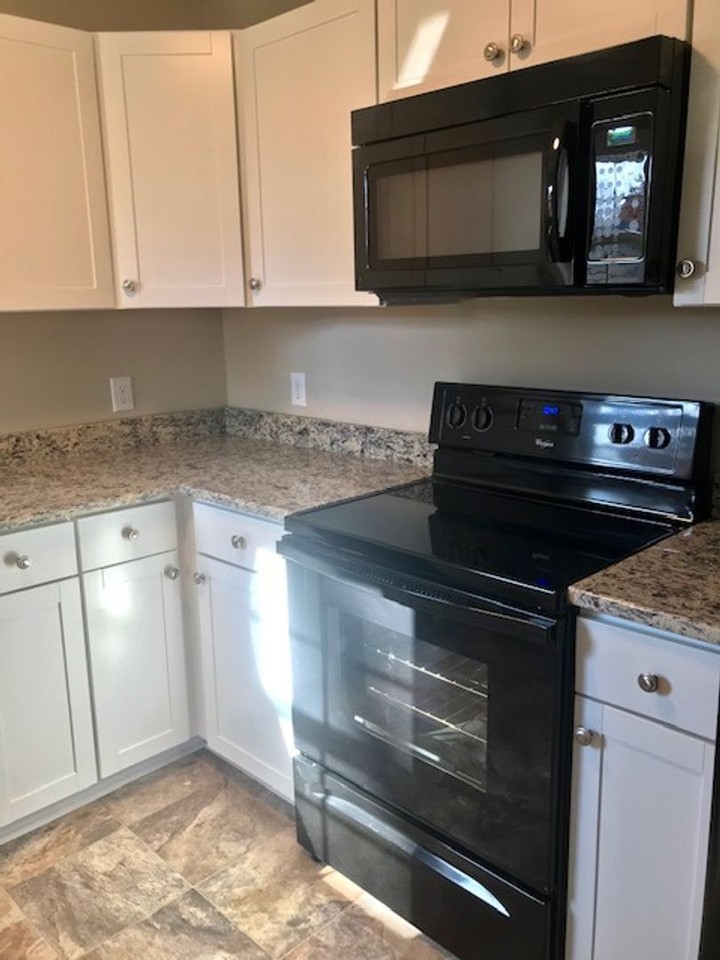 109 S Grove Ave - Photo 4 of 35