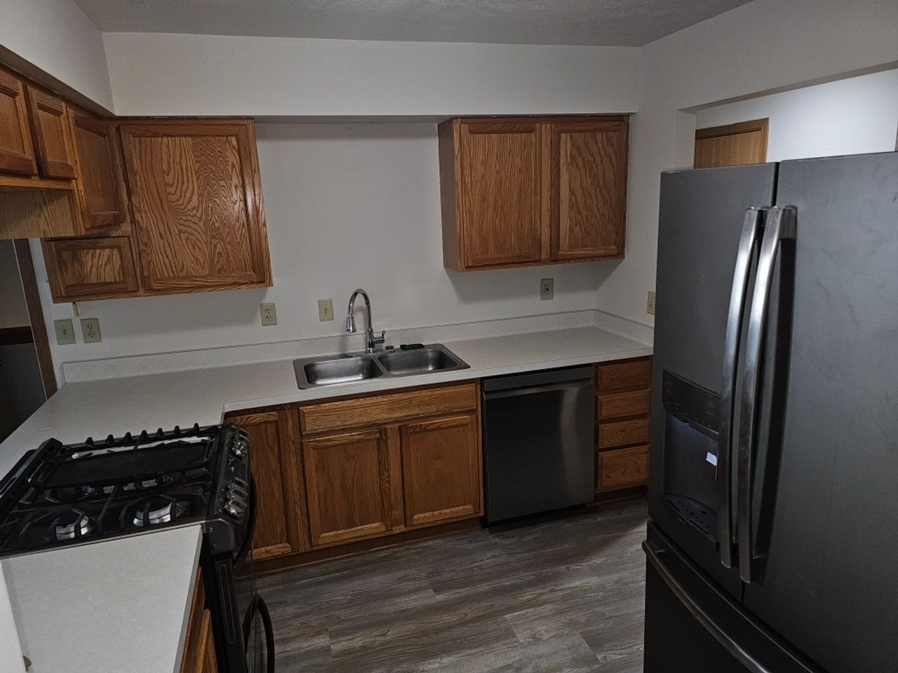 1021 Minns Dr - Photo 5 of 22