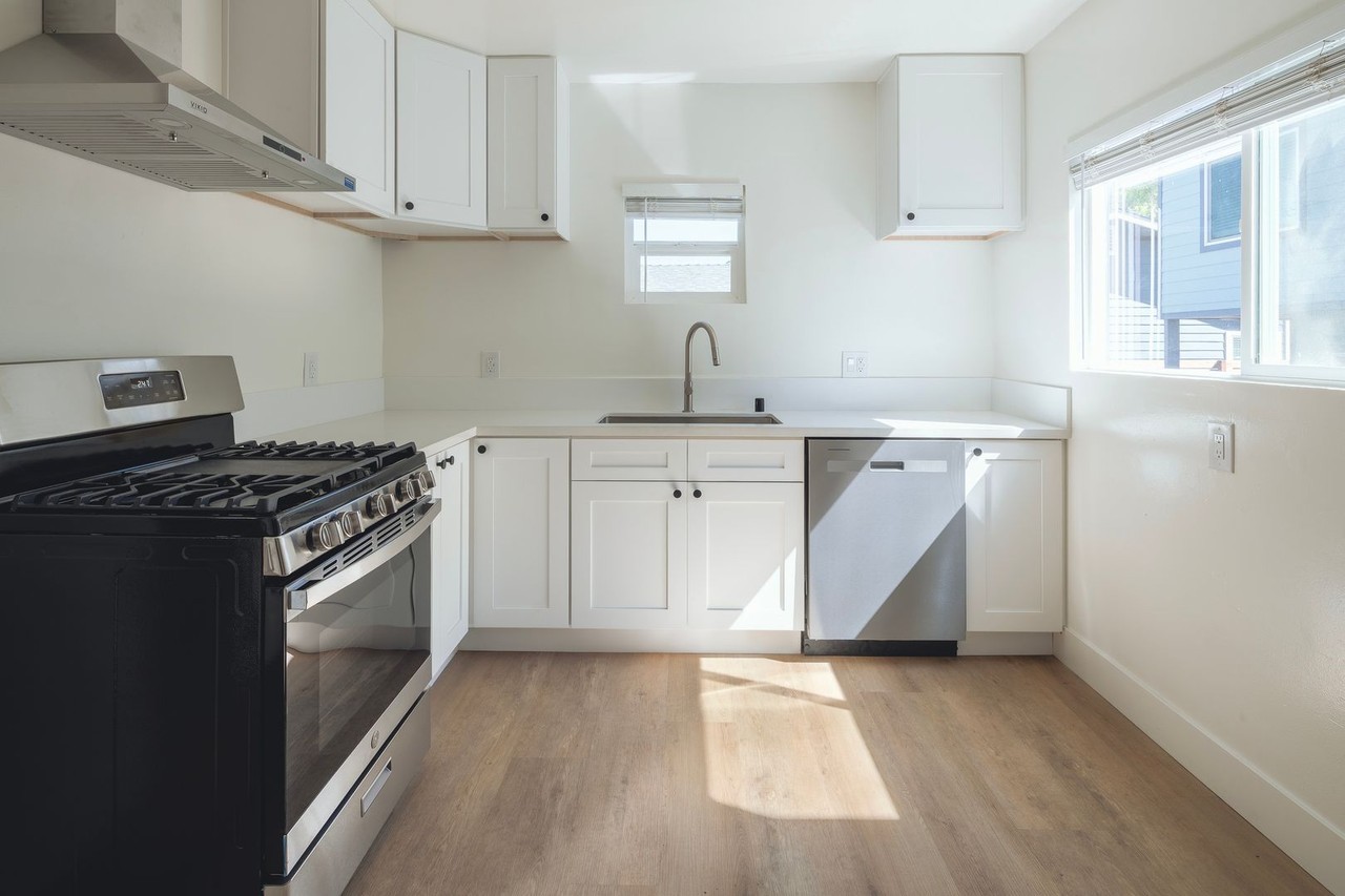 383 Lemon St - Photo 2 of 18