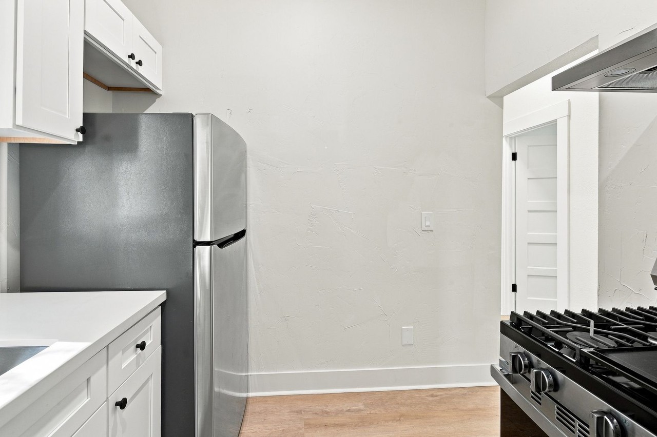 1162 Olive St - Photo 3 of 23