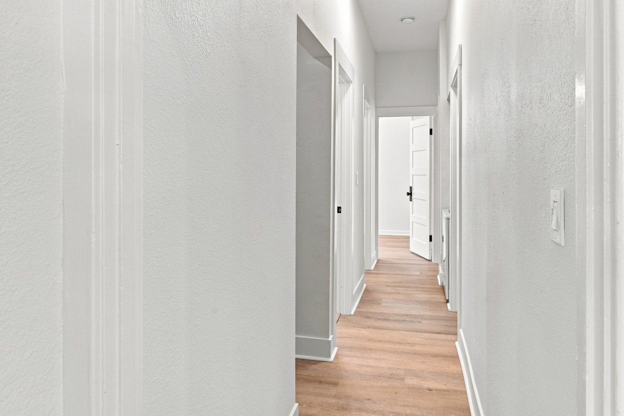 1162 Olive St - Photo 4 of 23