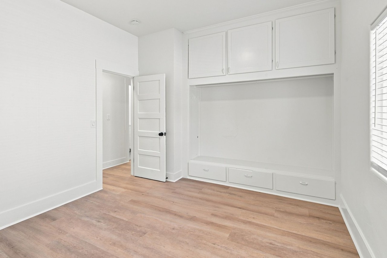 1162 Olive St - Photo 7 of 23