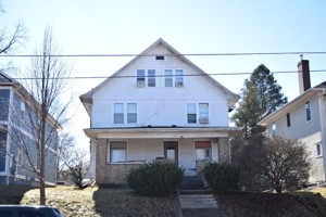 featured image of 911 E Washington St