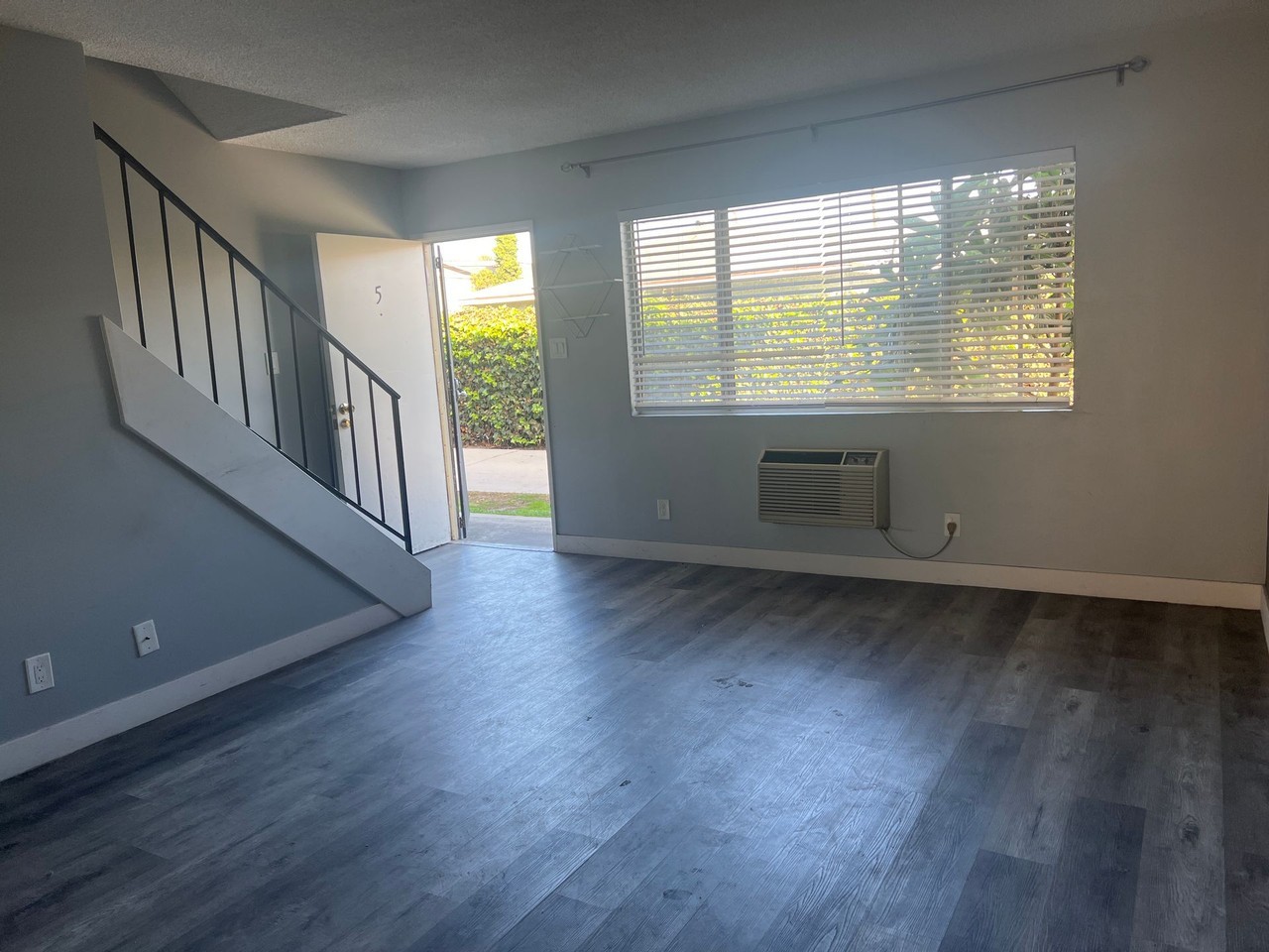 16445 Woodruff Ave - Photo 2 of 18