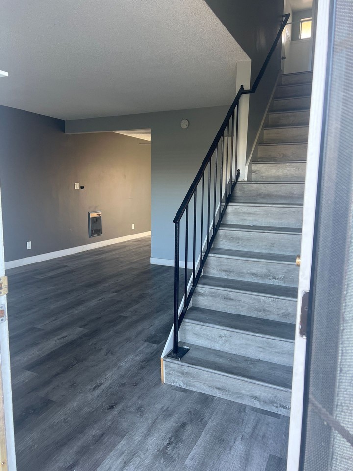 16445 Woodruff Ave - Photo 7 of 18