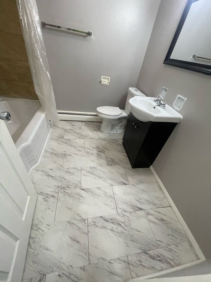 8107 S Ellis - Photo 3 of 23