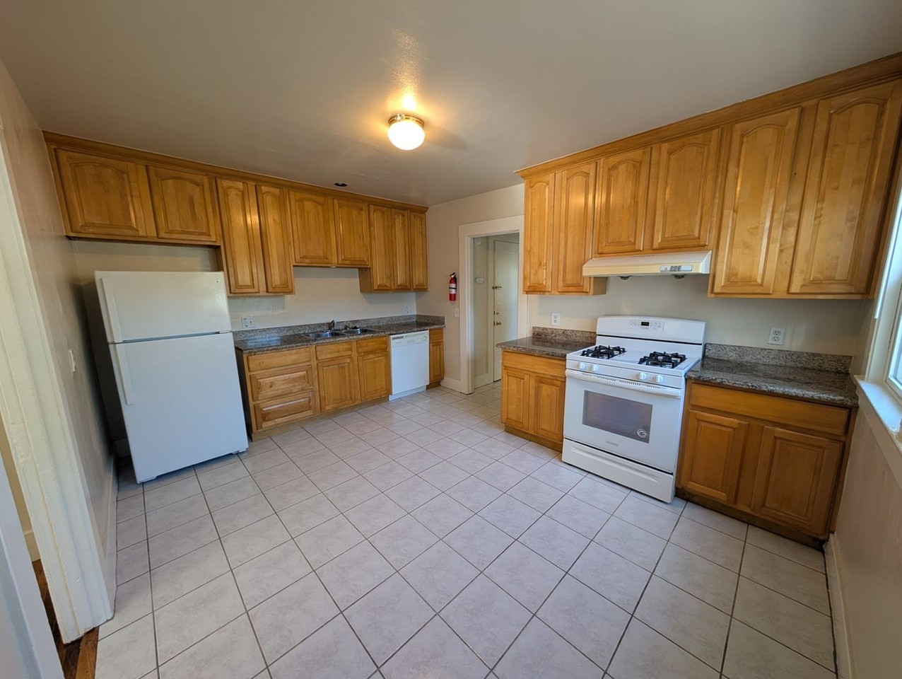 2203 14th Ave #02 - Photo 2 of 11