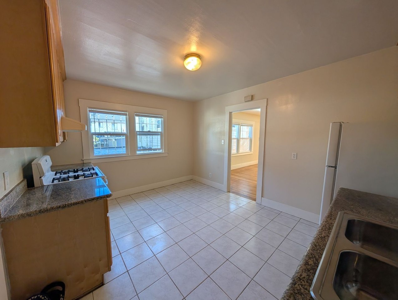 2203 14th Ave #02 - Photo 3 of 11