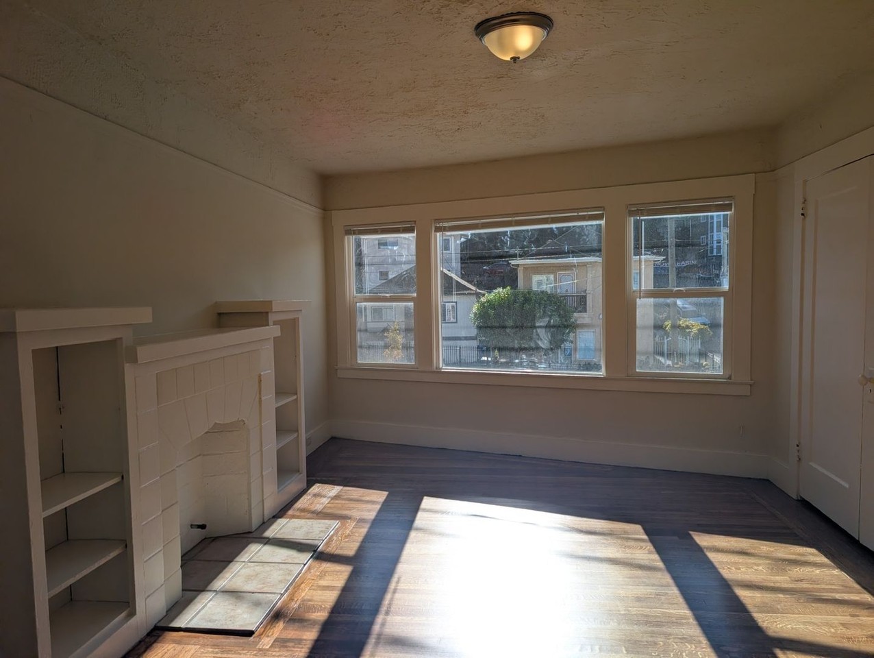 2203 14th Ave #02 - Photo 5 of 11