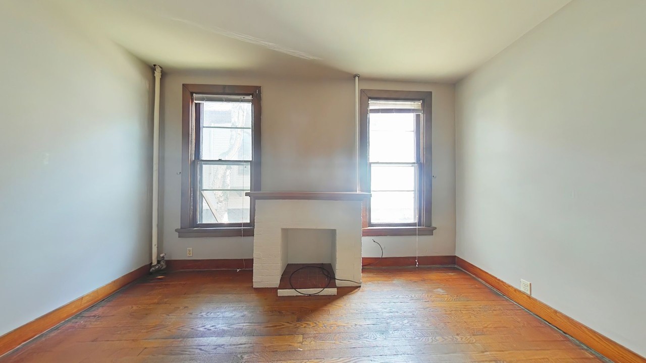 110 S. Hancock Street - Photo 7 of 14