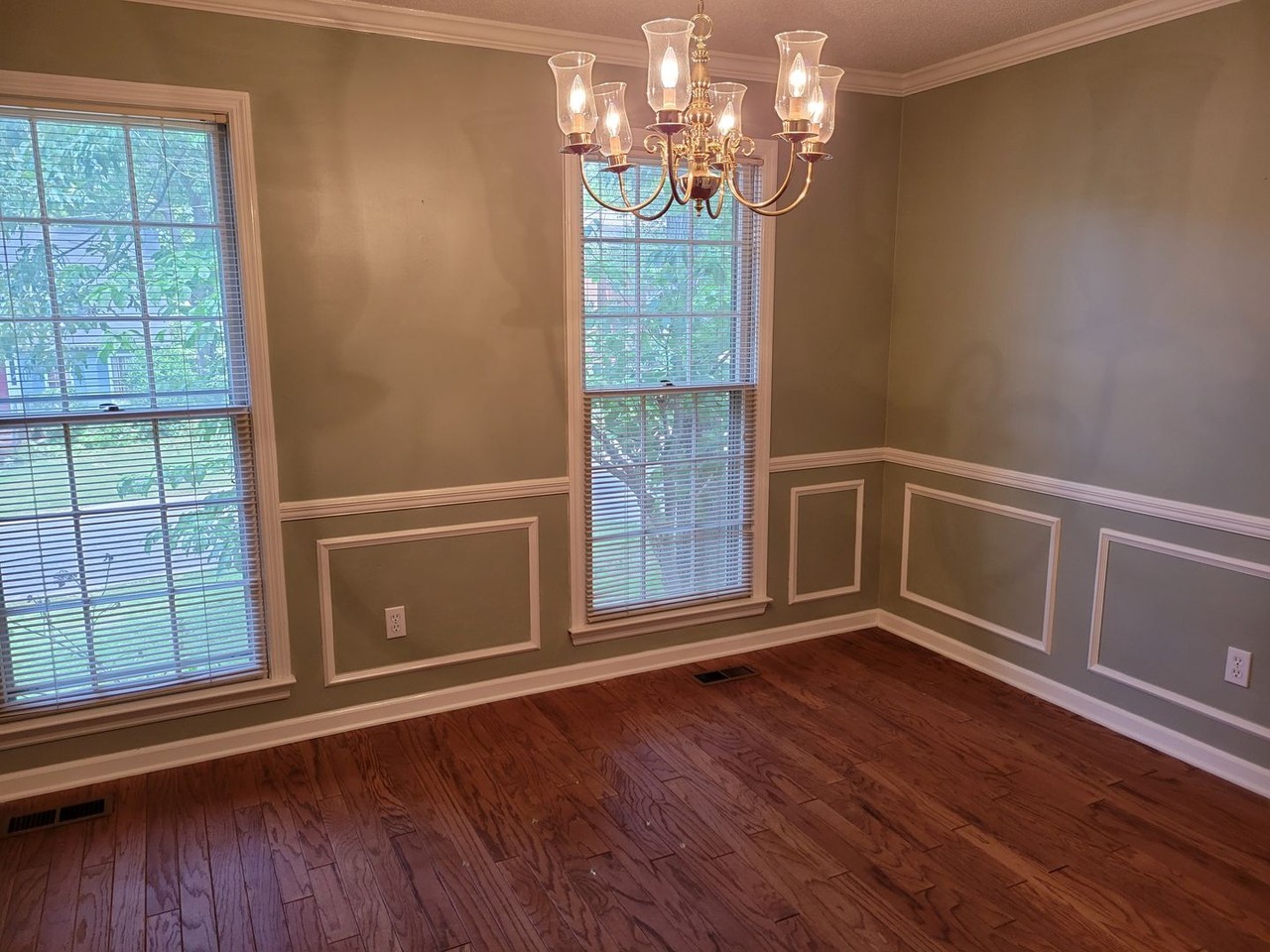 5128 Weatherford Dr - Photo 2 of 14
