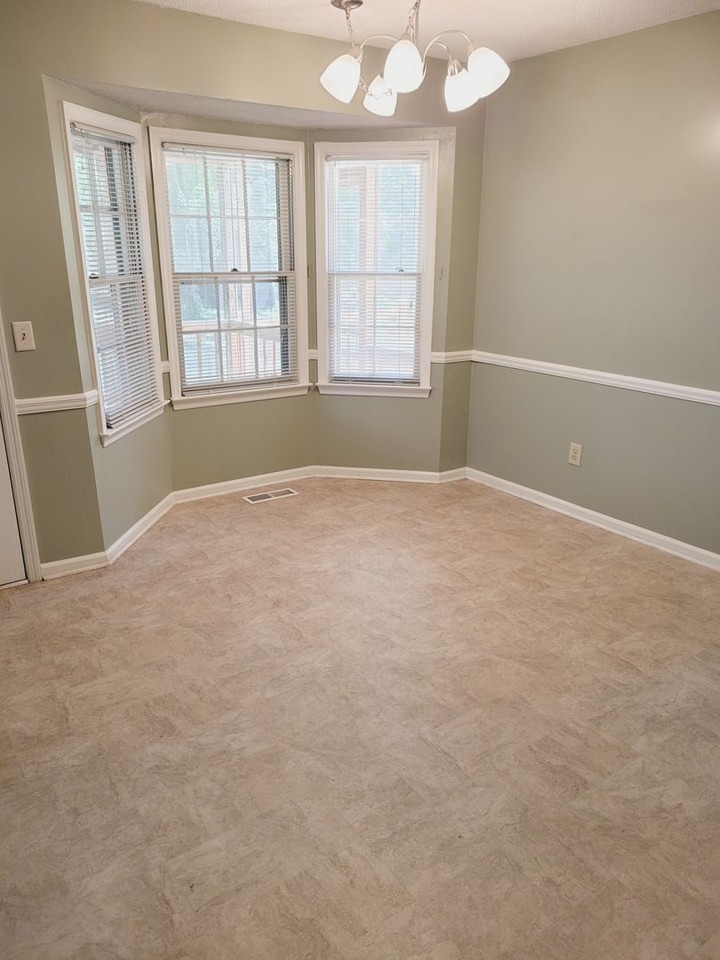 5128 Weatherford Dr - Photo 4 of 14