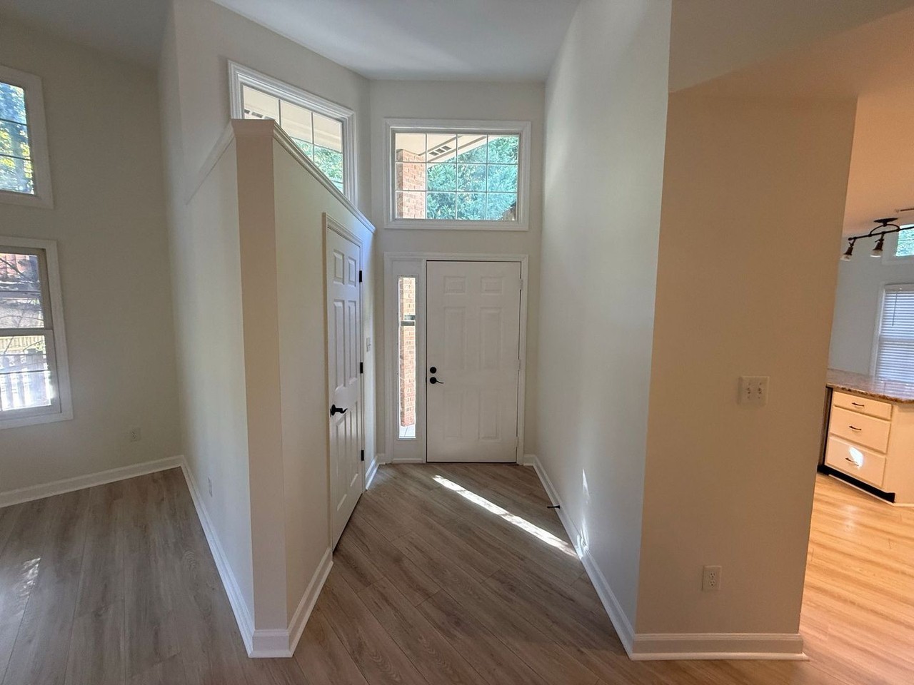 12108 Baywoods Dr - Photo 4 of 25