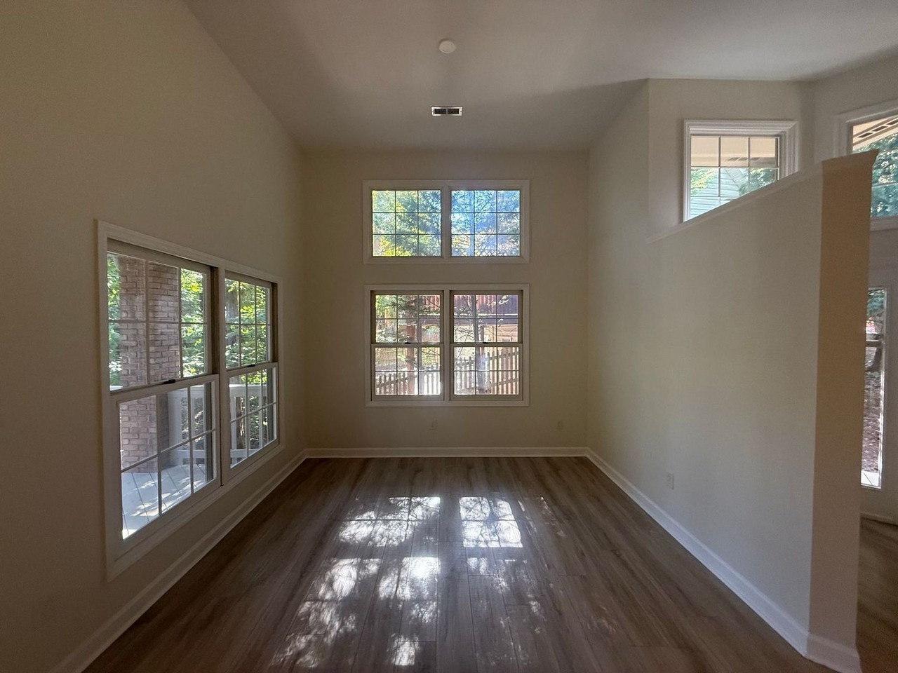 12108 Baywoods Dr - Photo 5 of 25