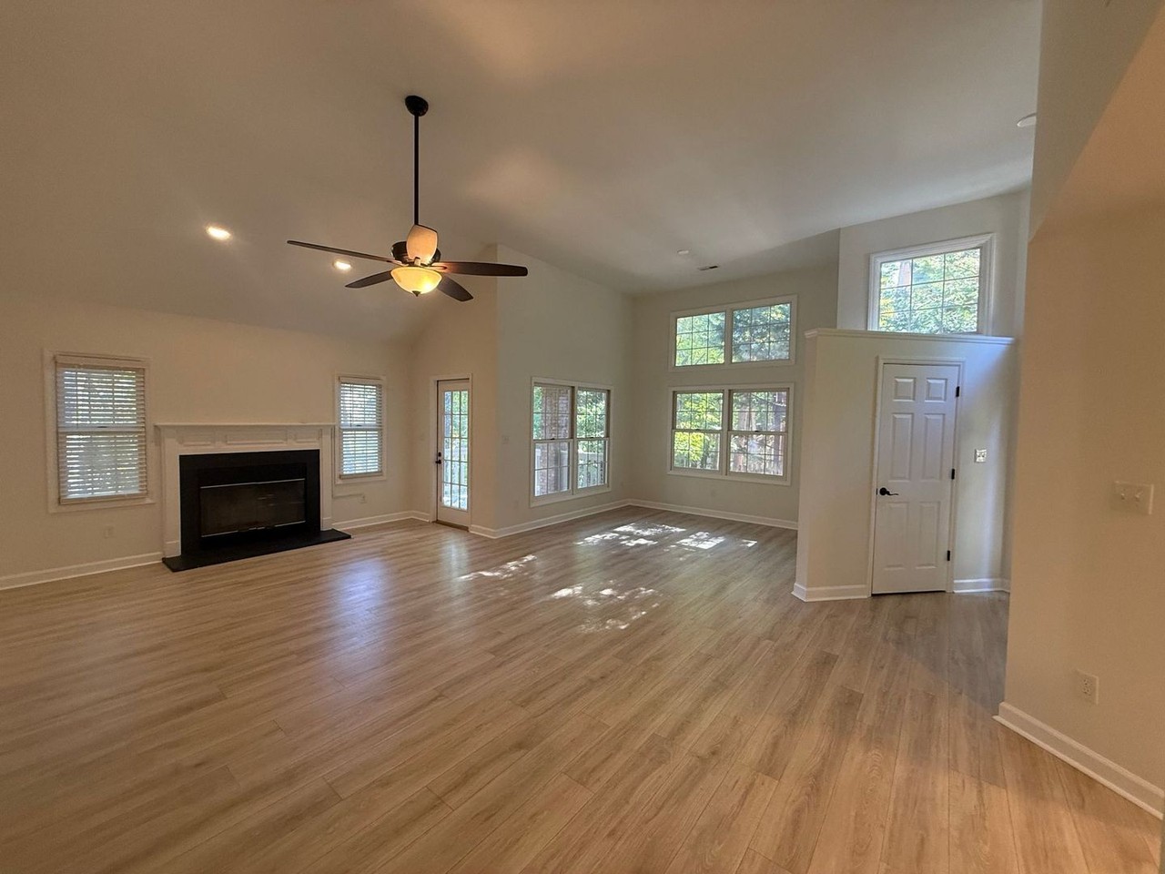 12108 Baywoods Dr - Photo 6 of 25