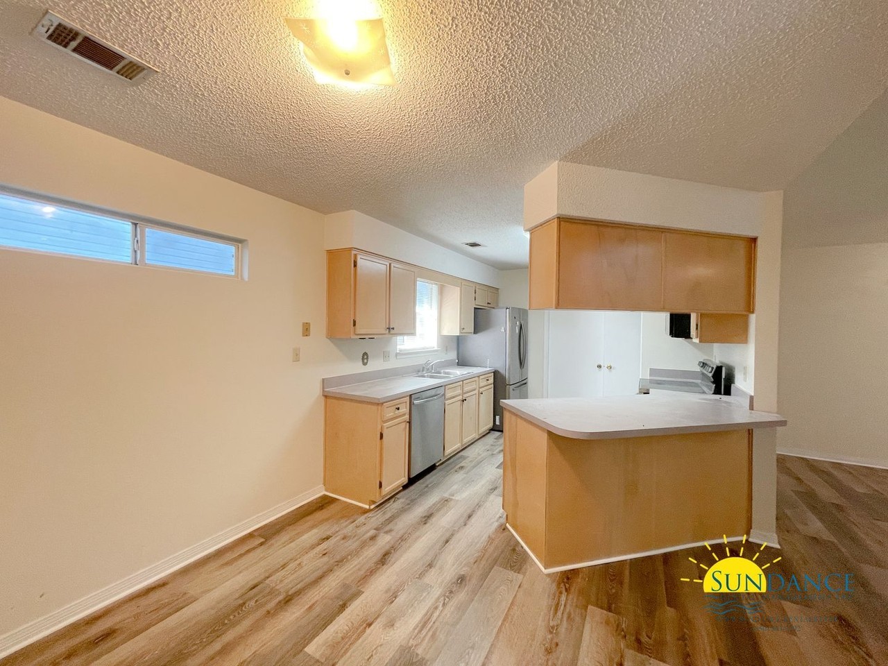 70 9th St - Photo 4 of 22