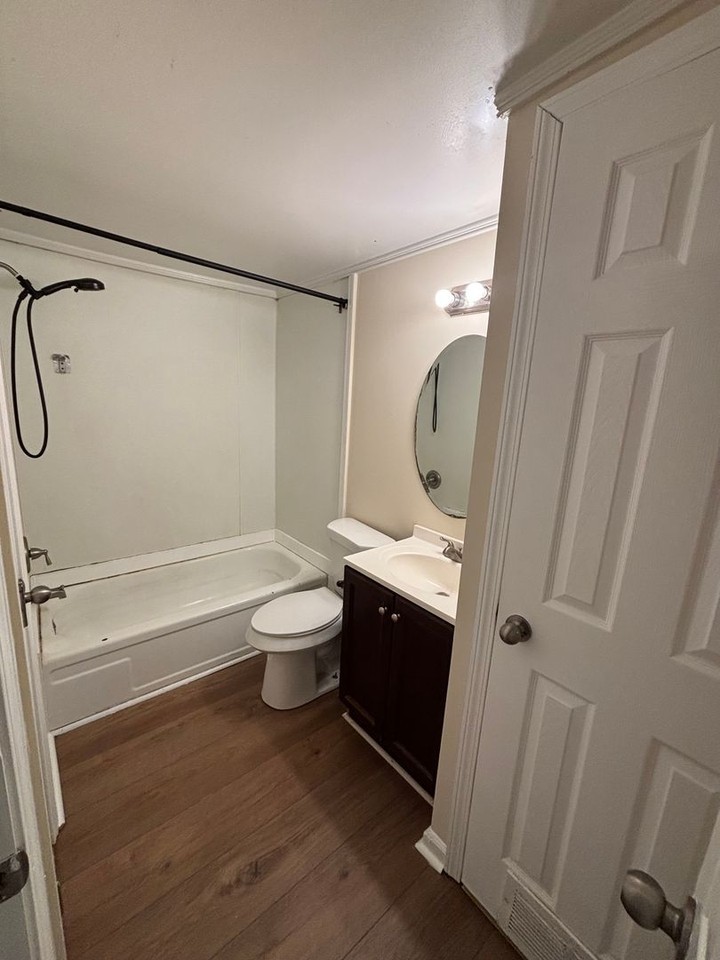 201 Herring Rd - Photo 7 of 9