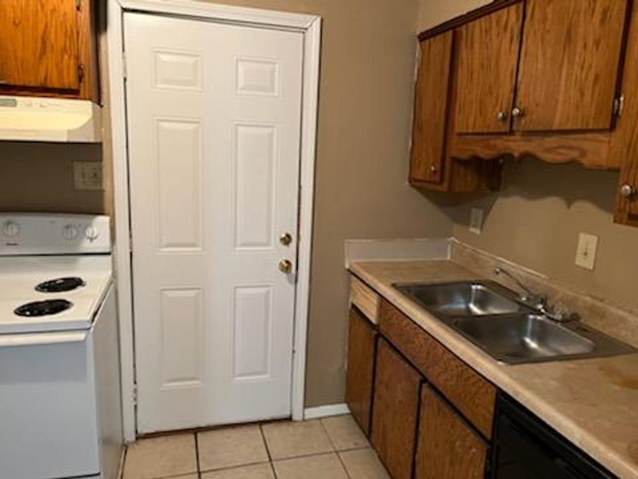 4447 Medley Ln - Photo 2 of 6