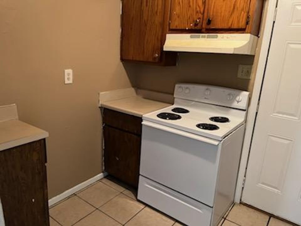 4447 Medley Ln - Photo 3 of 6