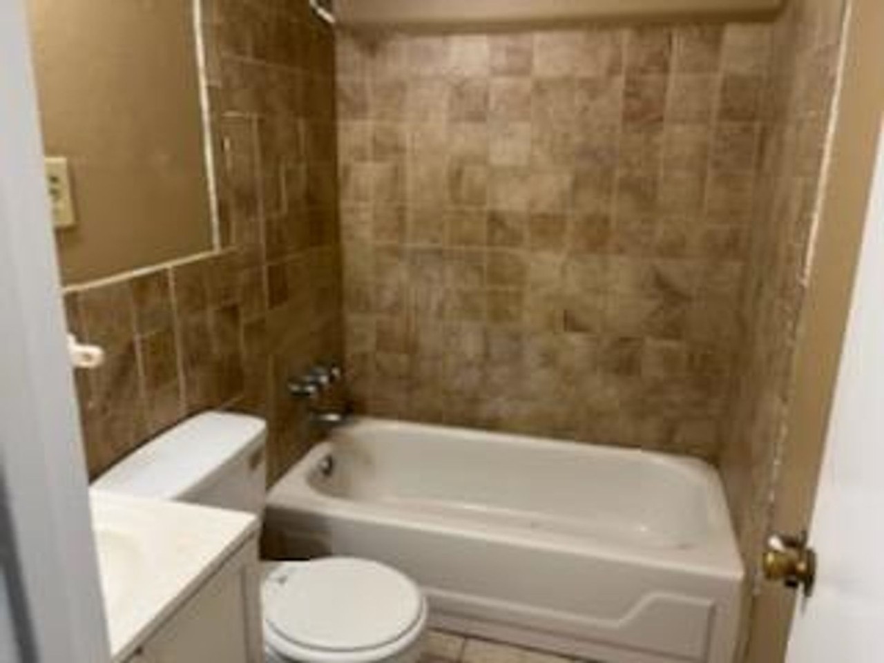 4447 Medley Ln - Photo 4 of 6