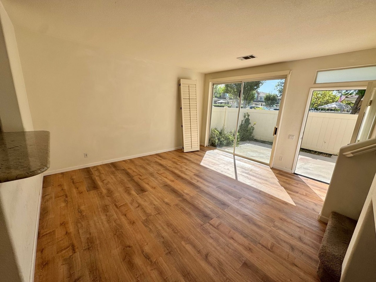 819 S Yellowstone Way - Photo 4 of 18