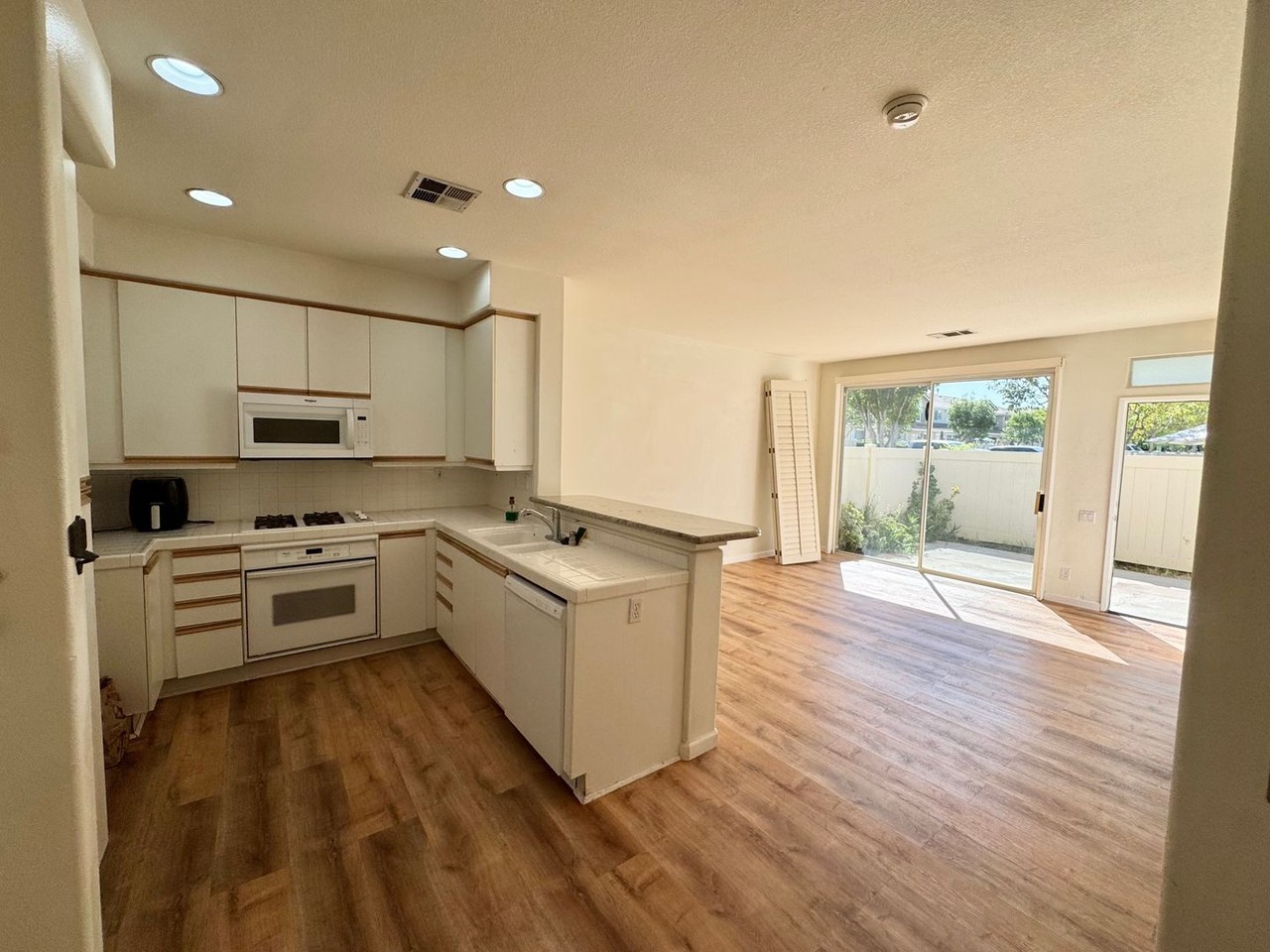 819 S Yellowstone Way - Photo 5 of 18